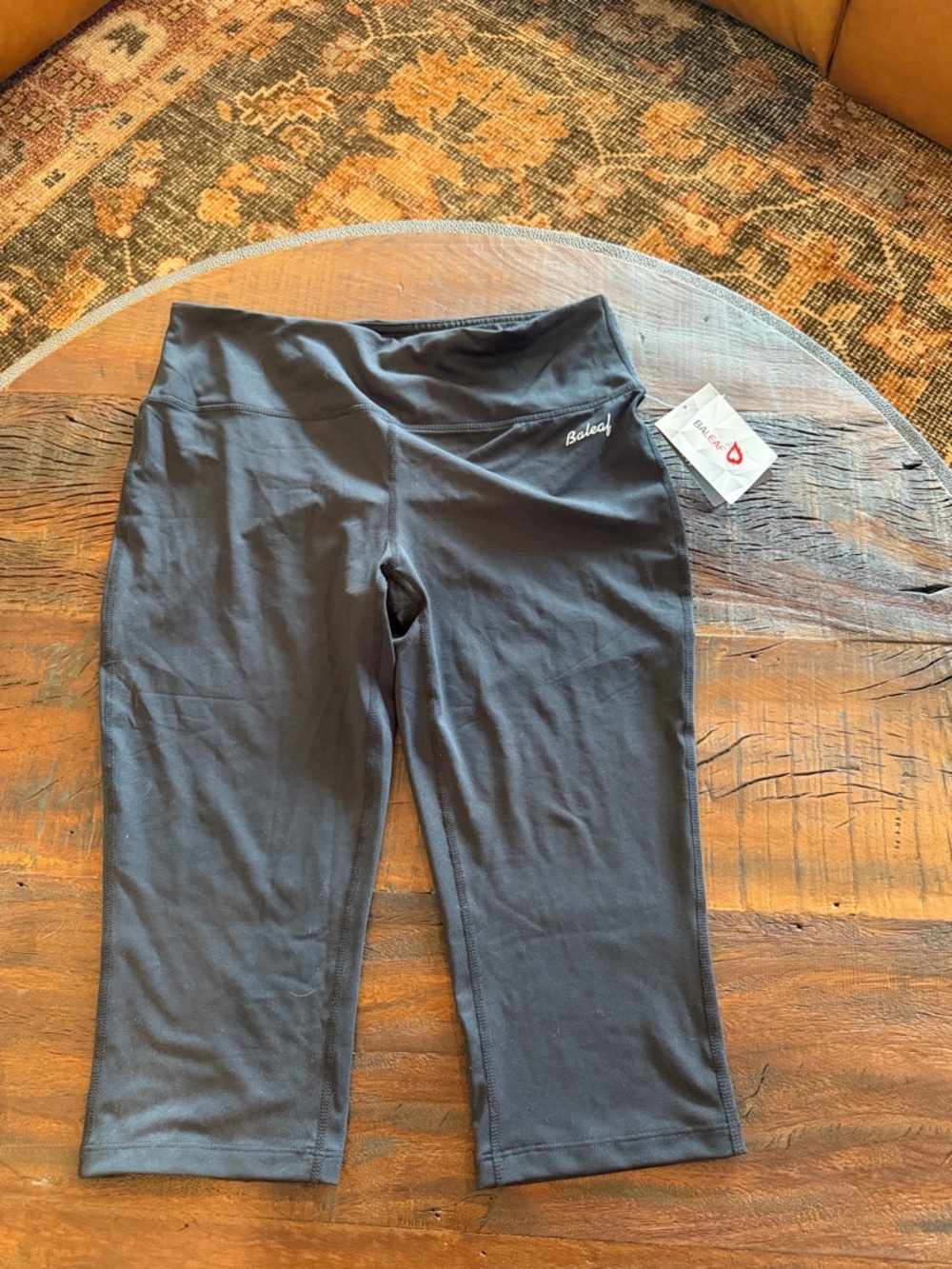 Baleaf women’s black capri leggings pants large NWT new with tags